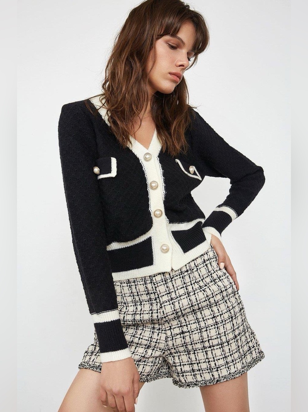 J.ING Black White Contrast Trim Boucle Knit Pearl Button Cardigan Sweater - Picture 4 of 10